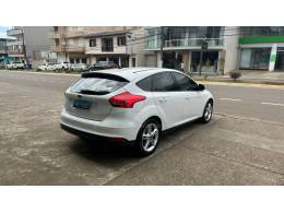 FORD - FOCUS - 2018/2018 - Branca - R$ 69.000,00