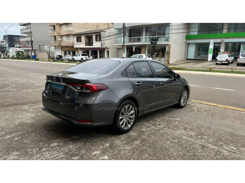 TOYOTA - COROLLA - 2021/2022 - Cinza - R$ 124.000,00