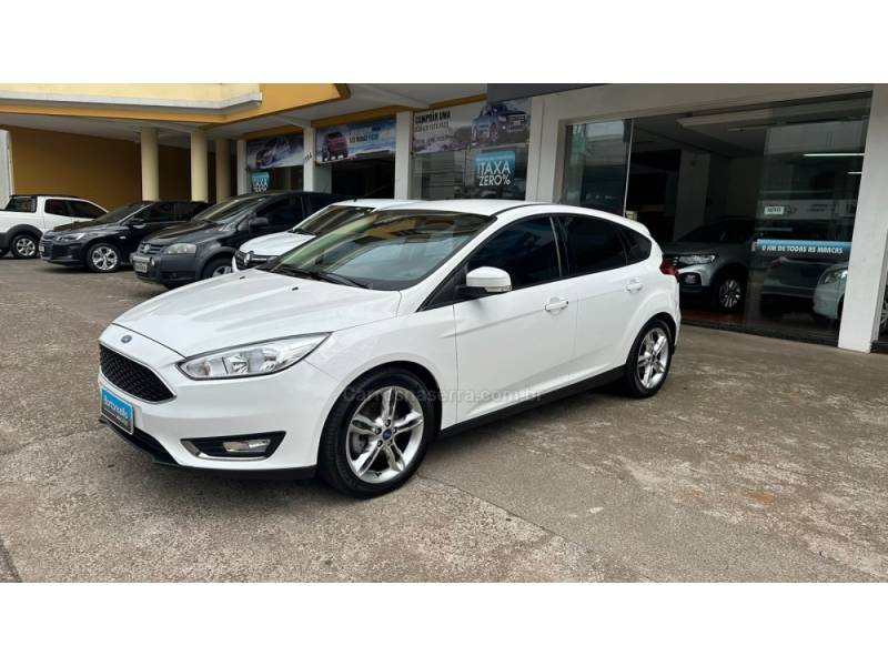 FORD - FOCUS - 2018/2018 - Branca - R$ 69.000,00