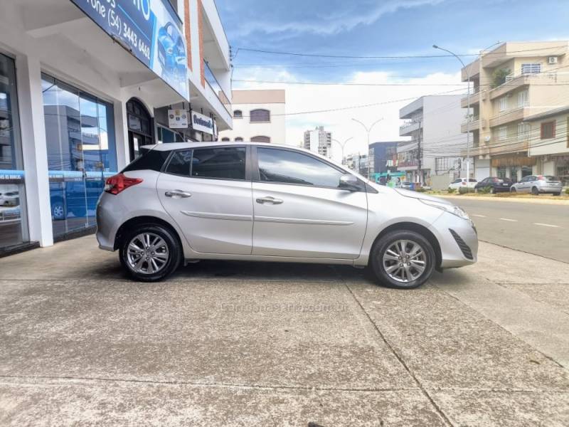 TOYOTA - YARIS - 2020/2020 - Prata - R$ 78.500,00