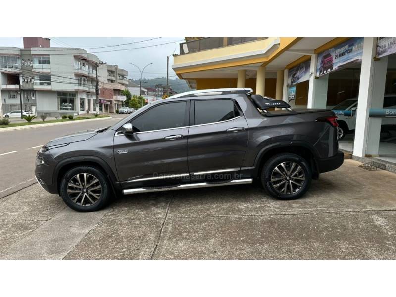 FIAT - TORO - 2022/2023 - Cinza - R$ 157.000,00